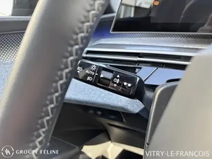 Photo 11 Peugeot 5008  Hybrid 136ch GT e-DCS6