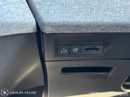 Photo 14 Peugeot 5008  Hybrid 136ch GT e-DCS6