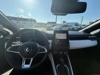 Photo 14 Renault Clio  1.6 E-Tech 145ch full hybrid Techno