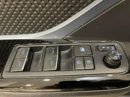 Photo 12 Toyota C-HR  184h Collection 2WD E-CVT MC19