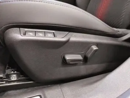 Photo 12 Alfa Romeo Junior  Elettrica 280ch Veloce