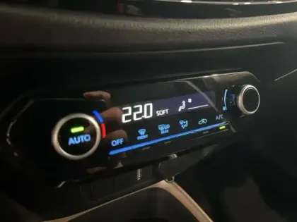 Photo 9 Toyota Aygo  X 1.0 VVT-i 72ch Design S-CVT