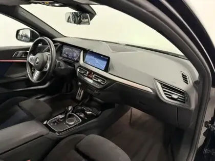 Photo 7 BMW Serie 1 Gén. III (F40) Ph1 M 5