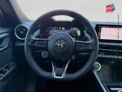 Photo 11 Alfa Romeo Tonale  1.3 Ibrida Plug-In 280ch Veloce AT6 e-Q4