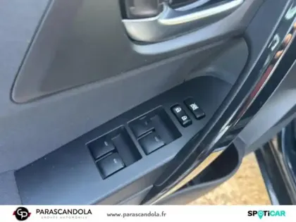 Photo 11 Toyota Auris  Touring Sports HSD 136h Design