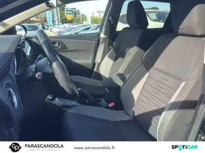 Photo 8 Toyota Auris  Touring Sports HSD 136h Design