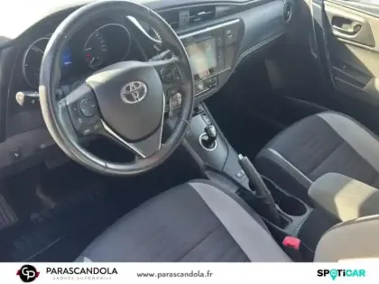 Photo 13 Toyota Auris  Touring Sports HSD 136h Design