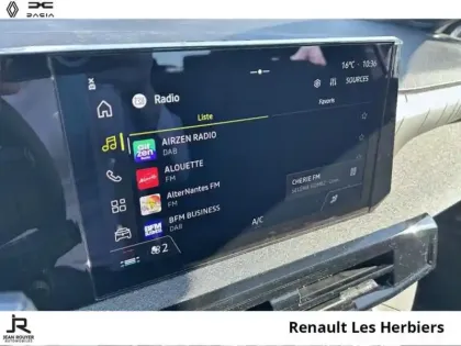 Photo 14 Renault Clio  1.8 E-Tech 160ch full hybrid Evolution