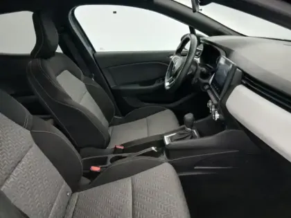 Photo 13 Renault Clio  1.6 E-Tech 140ch Limited -21