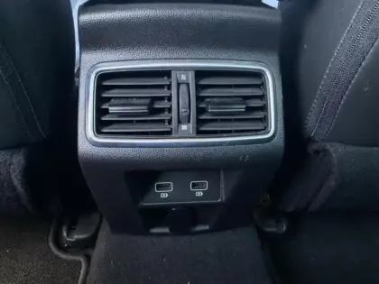 Photo 13 Renault Megane Gén. IV (BFB) Ph1 Intens 5