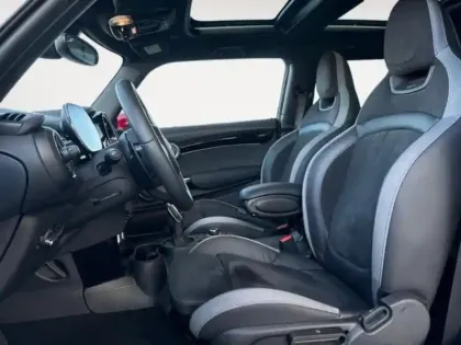 Photo 8 Mini Mini  JCW 231ch Edition Premium Plus BVA8