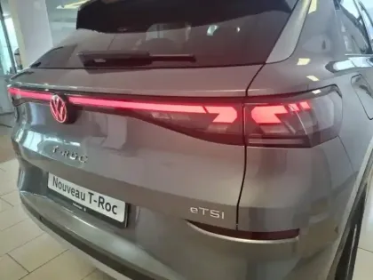 Photo 9 Volkswagen T-roc  1.5 eTSI 116ch Style DSG7