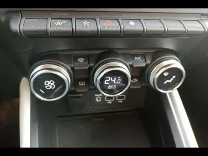 Photo 9 Renault Clio  1.0 TCe 90ch Intens -21N