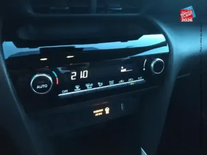 Photo 11 Toyota Yaris  Cross 116h Dynamic Business + Programme Beyond Zero Academy MY22