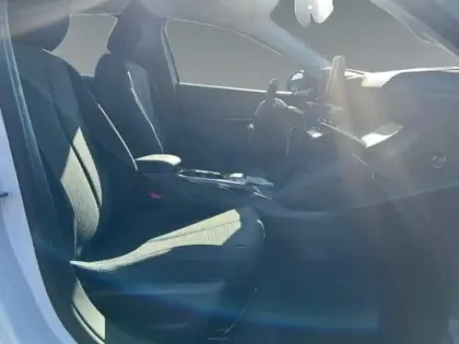 Photo 14 Peugeot 208  e- 136ch Style