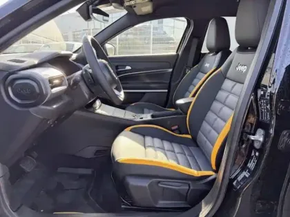 Photo 8 Jeep Avenger  1.2 Turbo T3 145ch MHEV The North Face BVR6 4xe