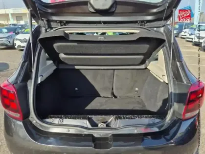 Photo 28 Dacia Sandero  1.5 Blue dCi 95ch Stepway