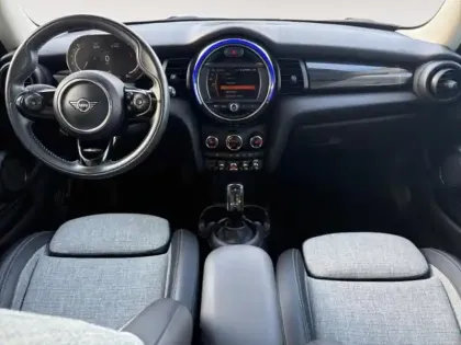 Photo 9 Mini Mini  Cooper 136ch  Edition Greenwich BVA7