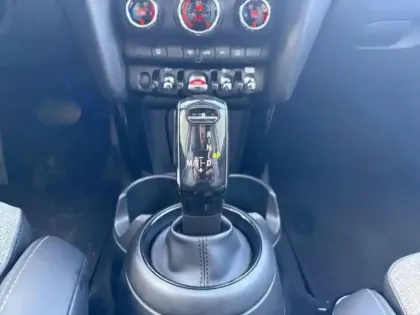 Photo 10 Mini Mini  Cooper 136ch  Edition Greenwich BVA7