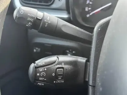 Photo 13 Citroën C3  1.2 PureTech 83ch S&S C-Series 123g