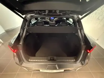 Photo 8 Lexus Lbx  1.5 136ch Emotion 2WD