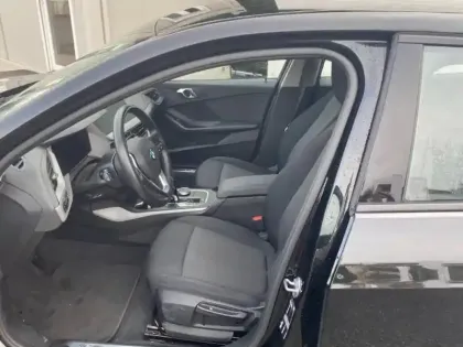 Photo 14 BMW Serie 1 Série 1 118iA 136ch Edition M Design DKG7