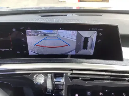 Photo 18 Peugeot 3008 Nouveau Hybrid 136 e-DCS6 Allure