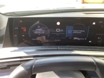 Photo 13 Peugeot 3008 Nouveau Hybrid 136 e-DCS6 Allure