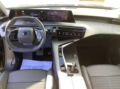 Photo 12 Peugeot 3008 Nouveau Hybrid 136 e-DCS6 Allure