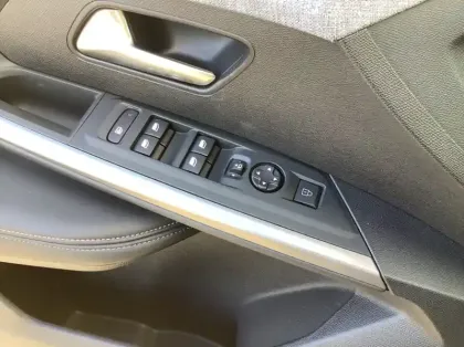 Photo 16 Peugeot 3008 Nouveau Hybrid 136 e-DCS6 Allure