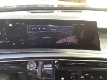 Photo 14 Peugeot 3008 Nouveau Hybrid 136 e-DCS6 Allure