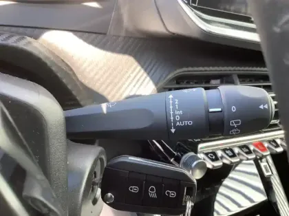 Photo 19 Peugeot 2008 Nouveau 100 S&S BVM6 Allure