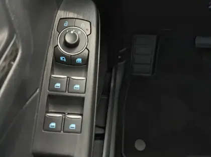 Photo 5 Ford Kuga 2.5 Duratec 180ch Hybrid FlexiFuel Titanium Business Powershift