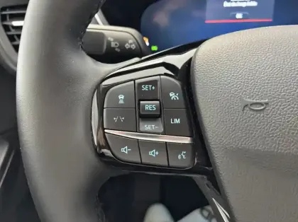 Photo 15 Ford Kuga 2.5 Duratec 180ch Hybrid FlexiFuel Titanium Business Powershift