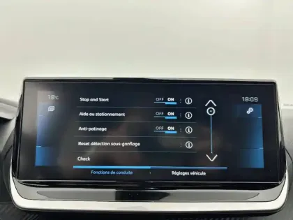 Photo 111 Peugeot 2008  PureTech 130 S&S EAT8