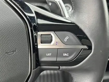 Photo 107 Peugeot 2008  PureTech 130 S&S EAT8