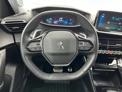 Photo 95 Peugeot 2008  PureTech 130 S&S EAT8