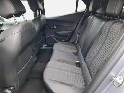 Photo 40 Peugeot 2008  PureTech 130 S&S EAT8