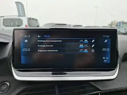 Photo 86 Peugeot 2008  PureTech 130 S&S EAT8