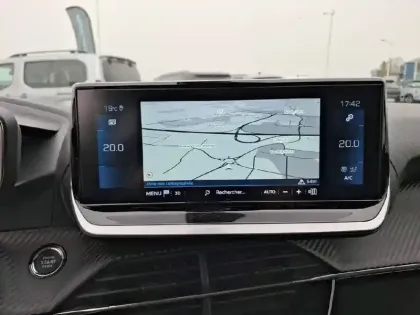 Photo 25 Peugeot 2008  PureTech 130 S&S EAT8