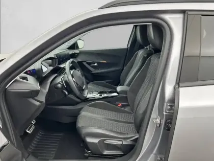 Photo 97 Peugeot 2008  PureTech 130 S&S EAT8