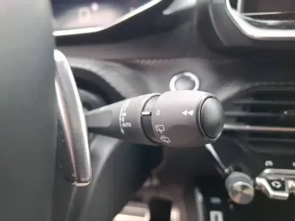 Photo 79 Peugeot 2008  PureTech 130 S&S EAT8