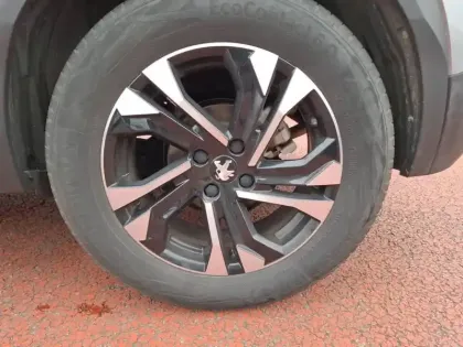 Photo 12 Peugeot 2008  PureTech 130 S&S EAT8