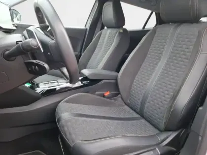 Photo 10 Peugeot 2008  PureTech 130 S&S EAT8