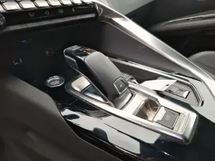 Photo 13 Peugeot 3008  Puretech 130ch S&S EAT8