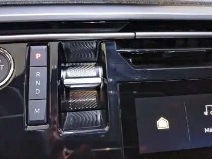 Photo 13 Peugeot 5008  Hybrid 136 e-DCS6