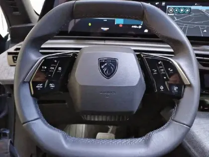 Photo 74 Peugeot 5008  Hybrid 136 e-DCS6