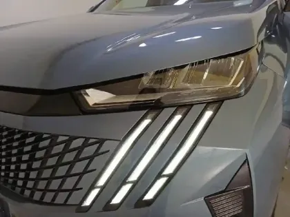 Photo 15 Peugeot 5008  Hybrid 136 e-DCS6