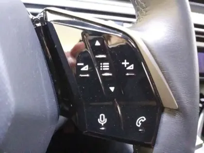 Photo 28 Peugeot 5008  Hybrid 136 e-DCS6