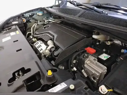 Photo 80 Peugeot 5008  Hybrid 136 e-DCS6